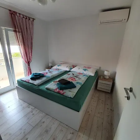 Bozic-tokic Apartment Krk Town
